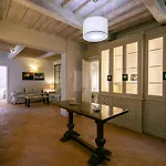 Chic Tuscan With Steam *