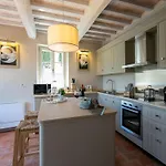 펜션 Chic Tuscan With Steam 코르토나