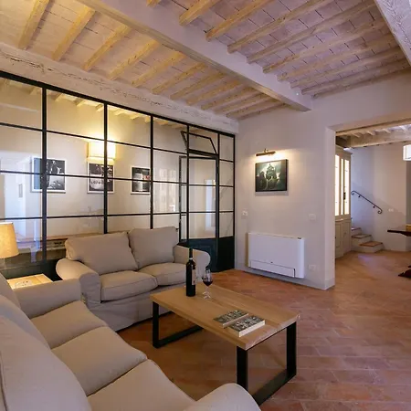 Chic Tuscan With Steam 펜션